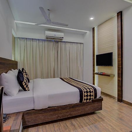 Oyo 78245 Collection O Hotel Crown Inn Navi Mumbai Bagian luar foto