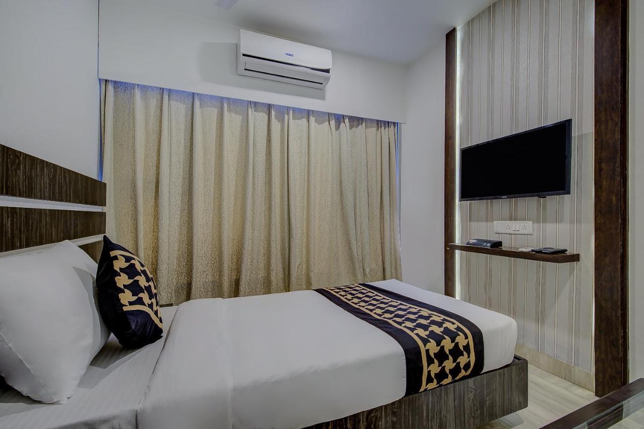 Oyo 78245 Collection O Hotel Crown Inn Navi Mumbai Bagian luar foto