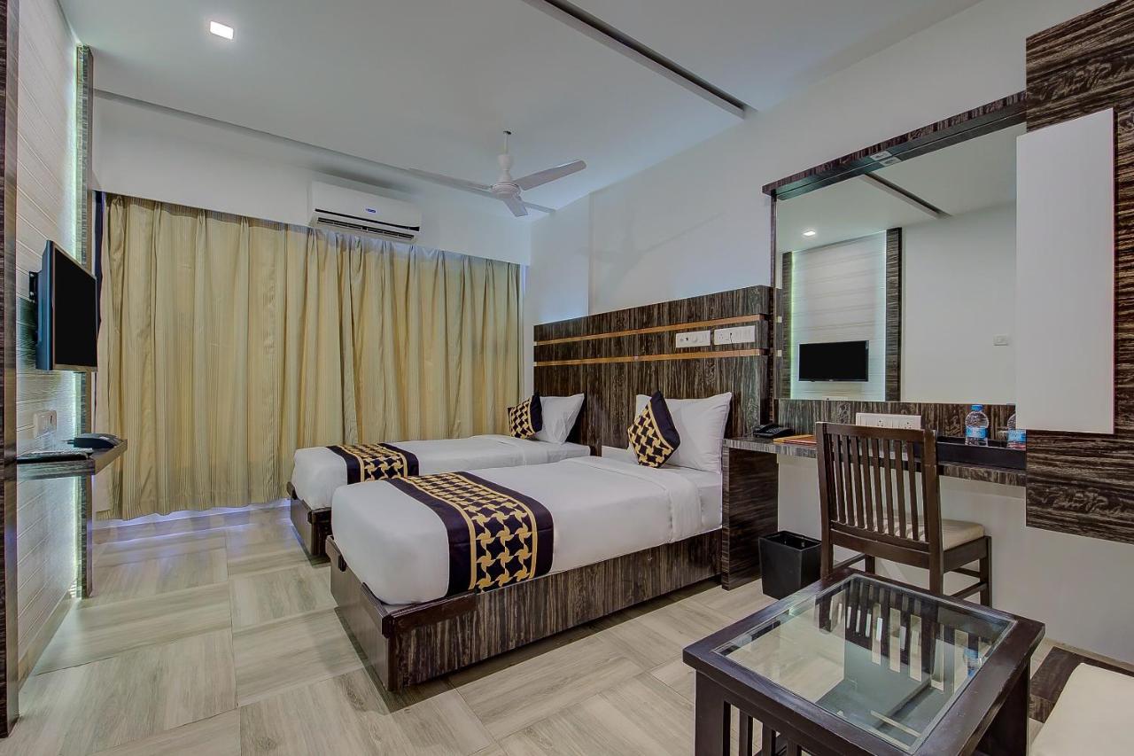 Oyo 78245 Collection O Hotel Crown Inn Navi Mumbai Bagian luar foto