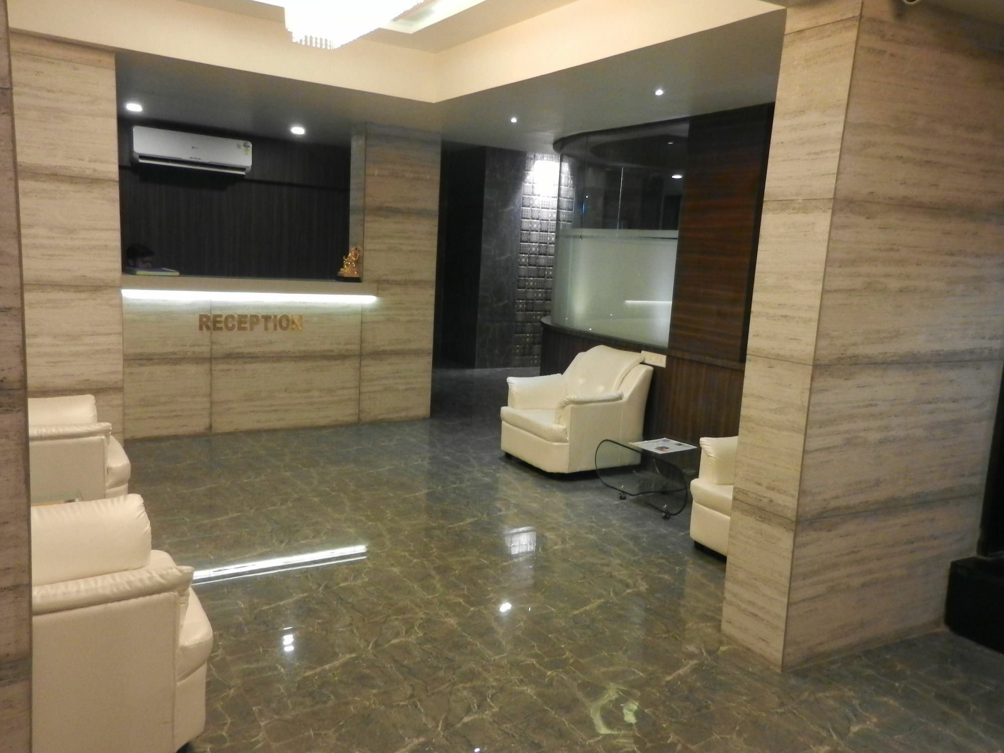 Oyo 78245 Collection O Hotel Crown Inn Navi Mumbai Bagian luar foto