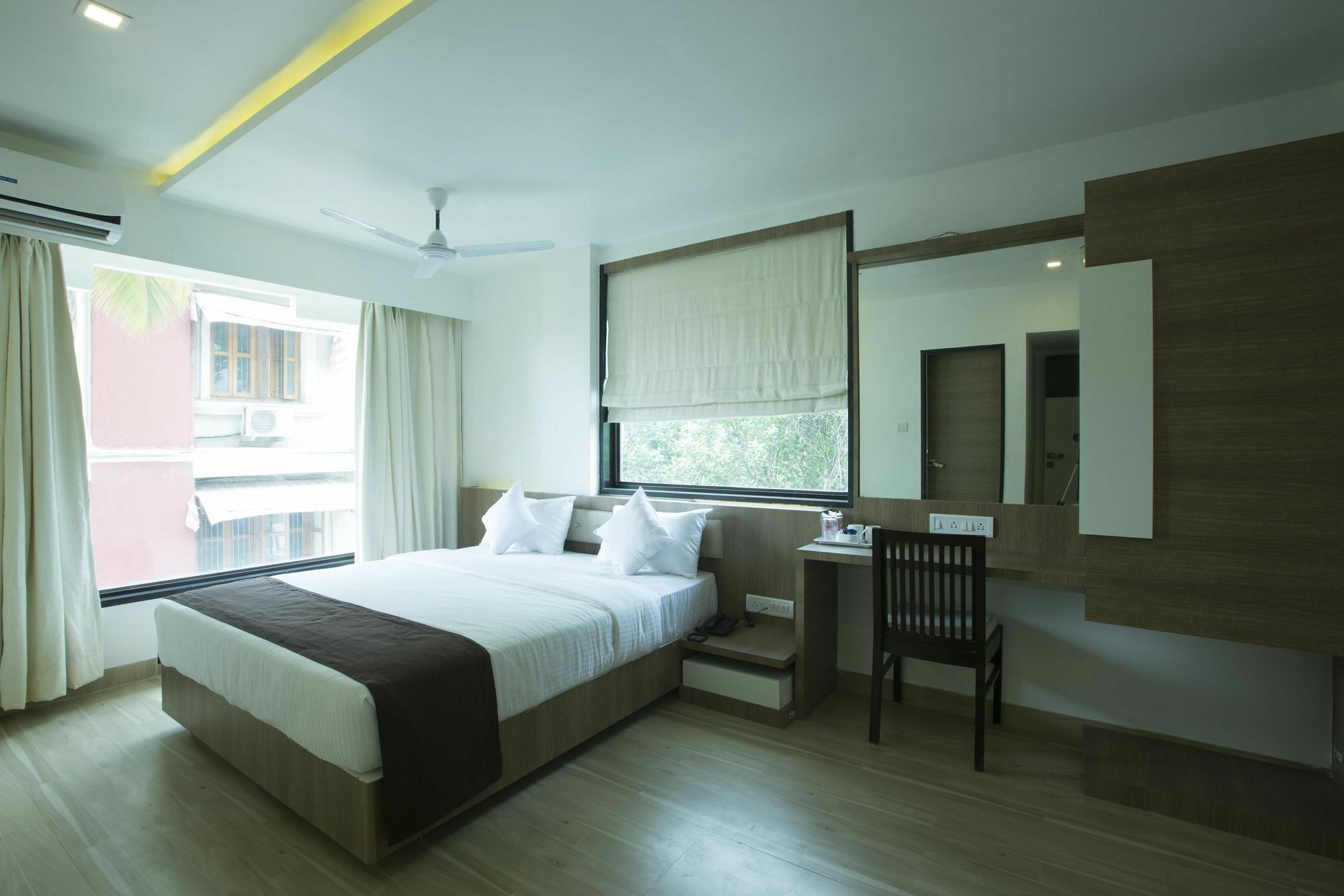 Oyo 78245 Collection O Hotel Crown Inn Navi Mumbai Bagian luar foto
