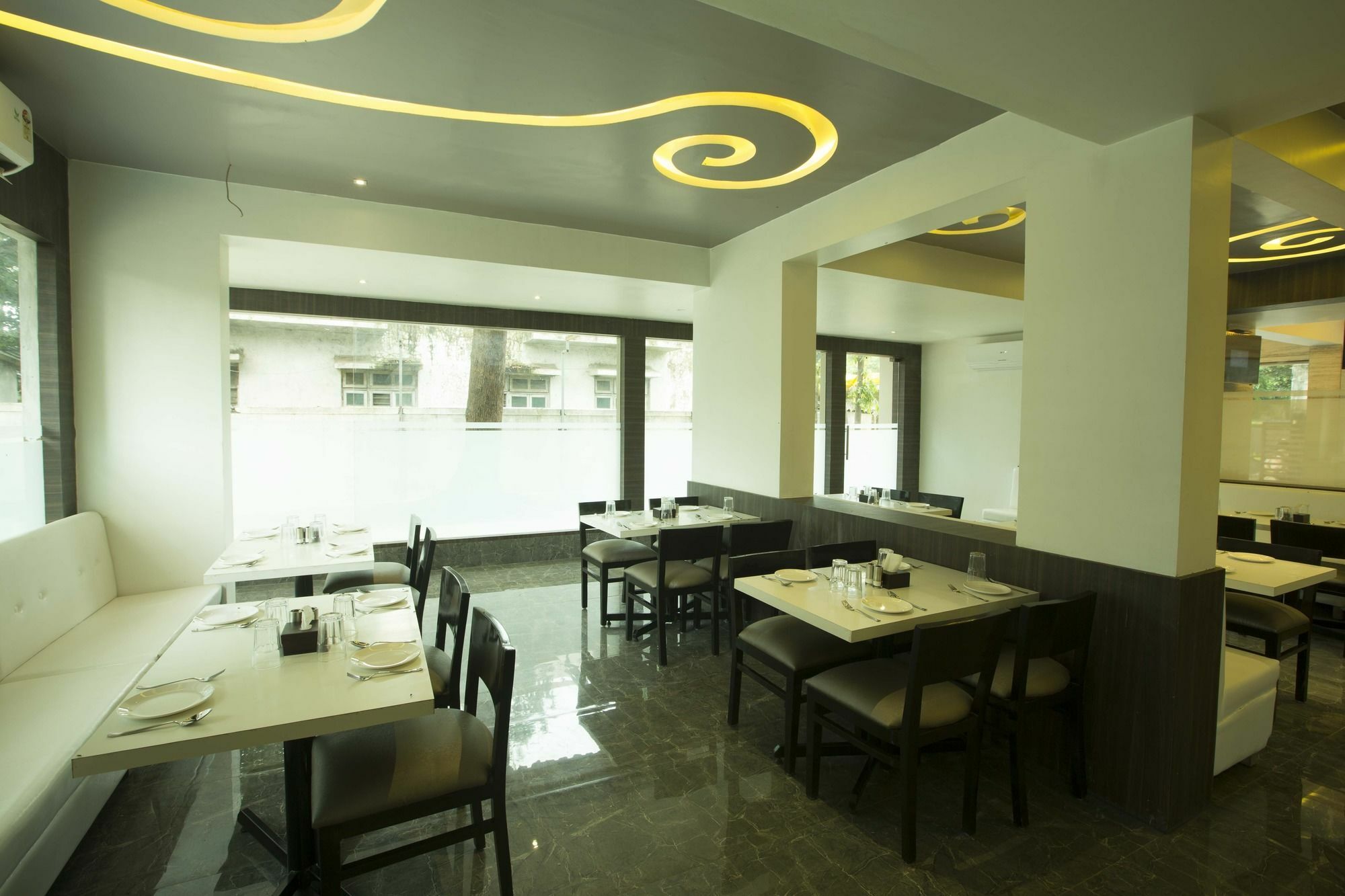 Oyo 78245 Collection O Hotel Crown Inn Navi Mumbai Bagian luar foto
