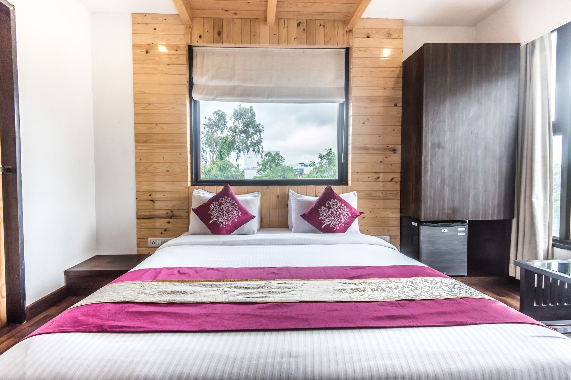 Oyo 78245 Collection O Hotel Crown Inn Navi Mumbai Bagian luar foto